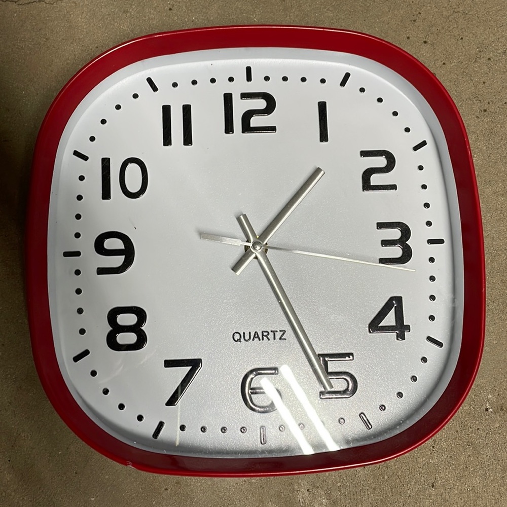 Wall Clock - Picture 1 of 6